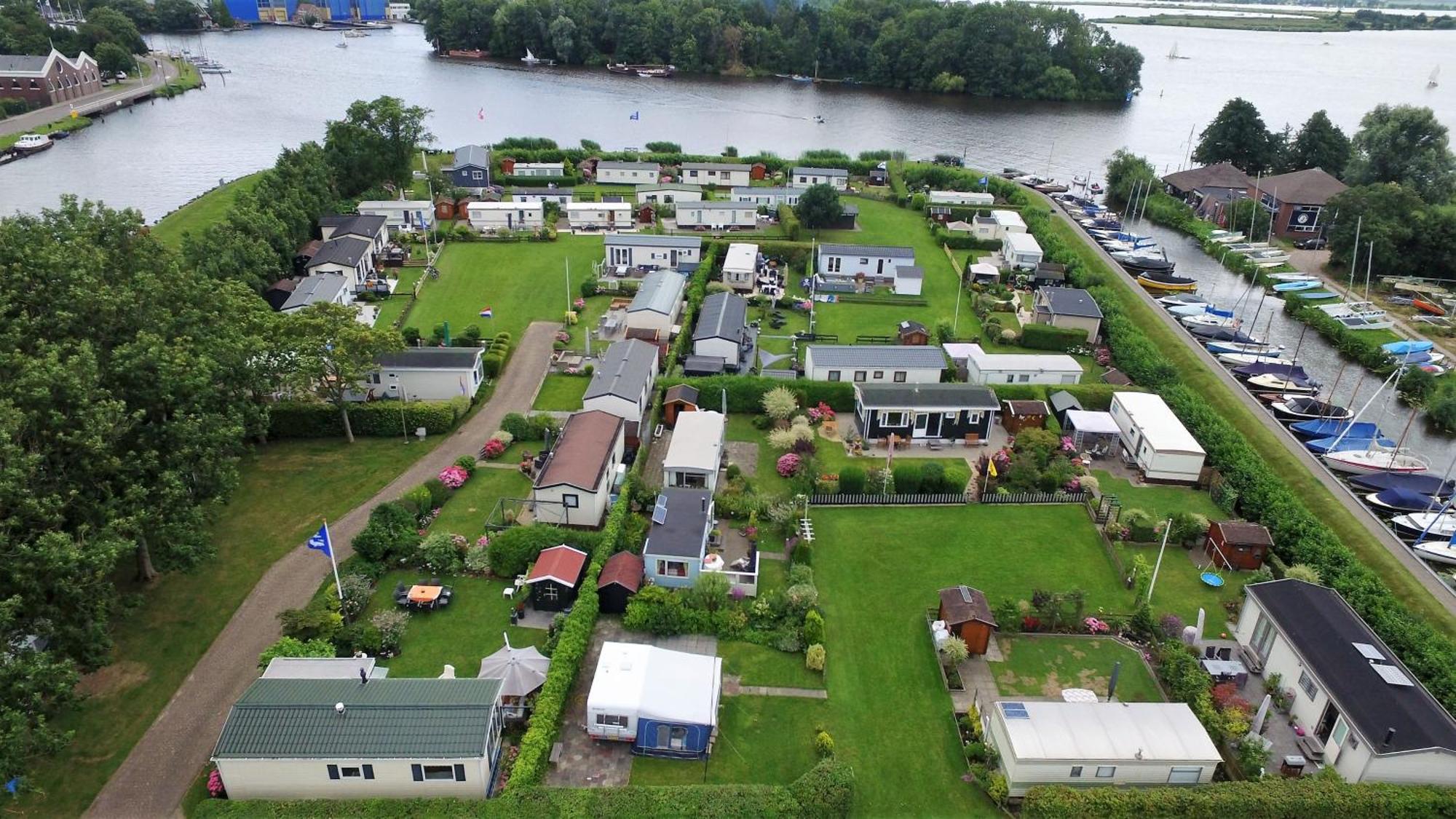 Camping De Hof Van Eeden Hotel Warmond Exterior photo